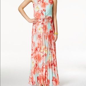 B darlin pleated - floral maxi dress